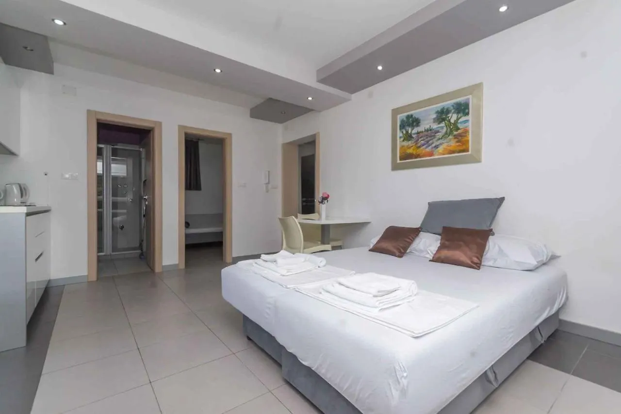 Apartments In Njivice/Insel Krk 13314