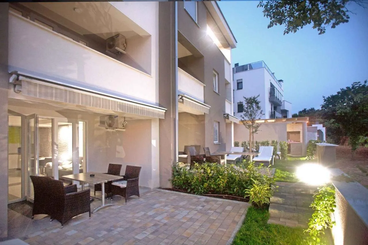 Apartments In Njivice/Insel Krk 13314