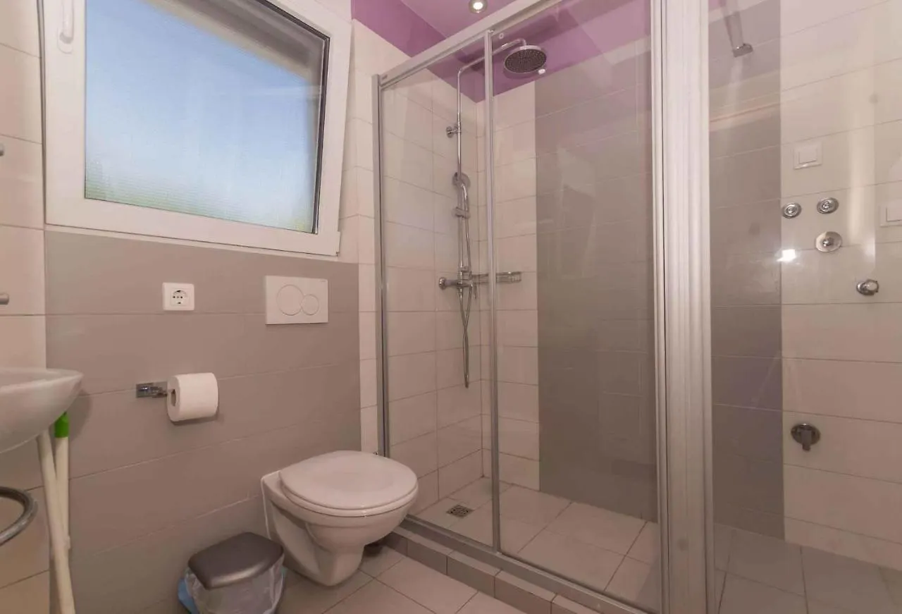 Apartments In Njivice/Insel Krk 13314  Njivice