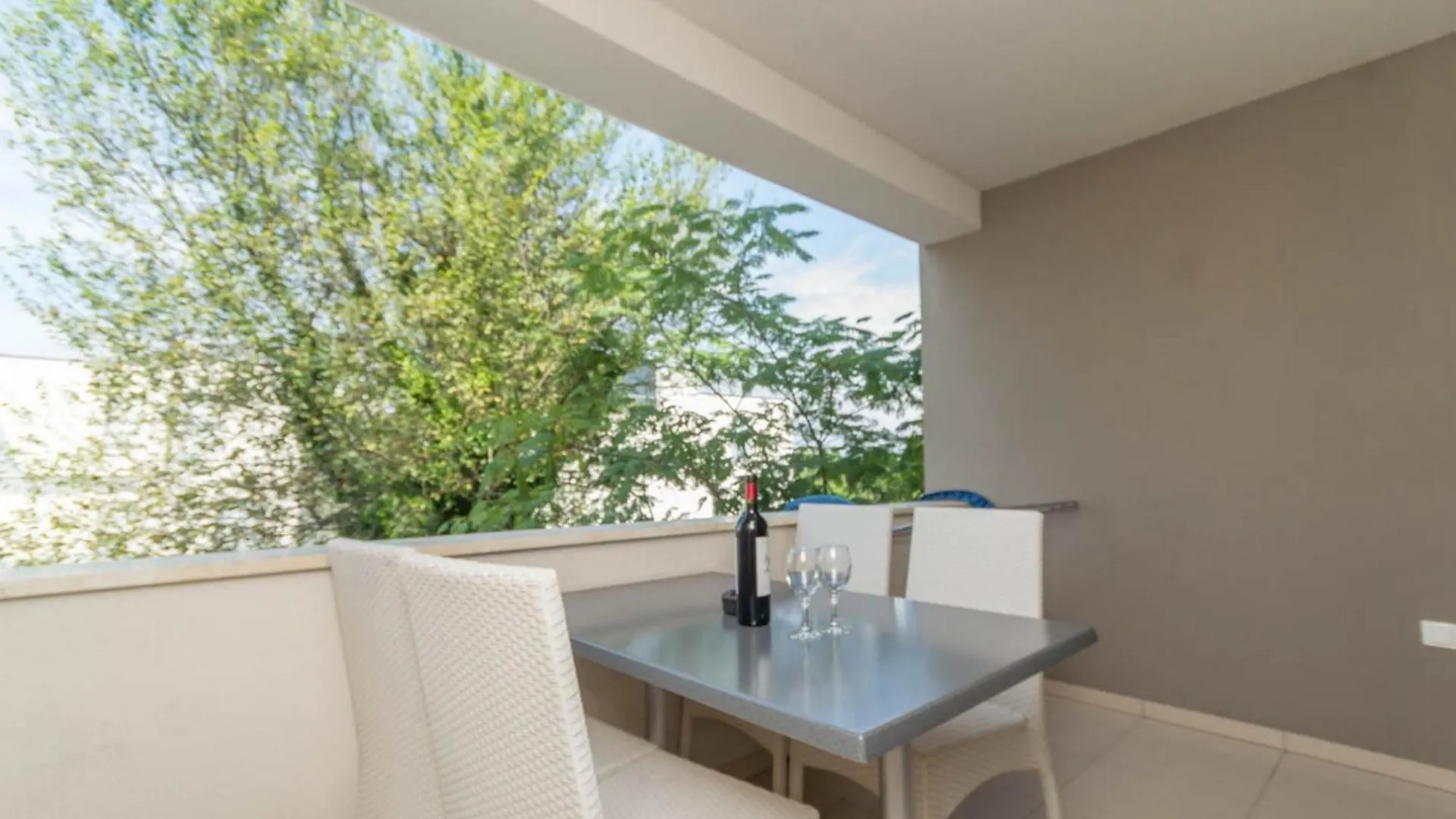 Apartments In Njivice/Insel Krk 13314  Njivice